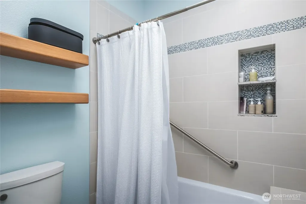 2401 Skyline Way Anacortes WA 98221