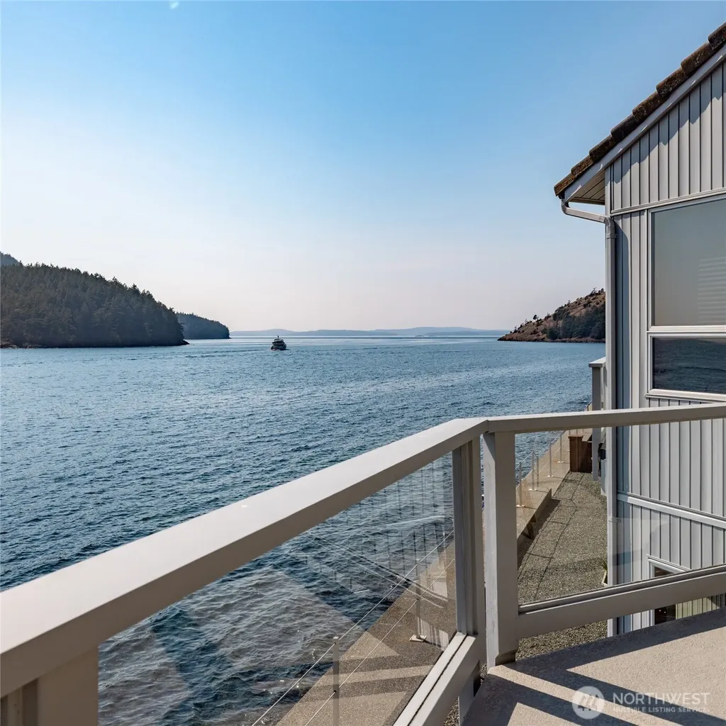 2401 Skyline Way Anacortes WA 98221