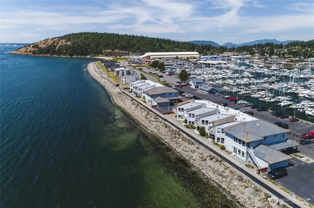 2401 Skyline Way Anacortes WA 98221