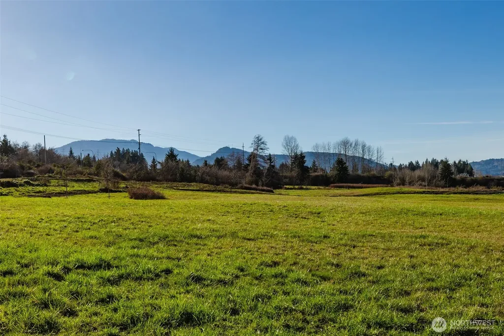 208 Laird Road Port Angeles WA 98363