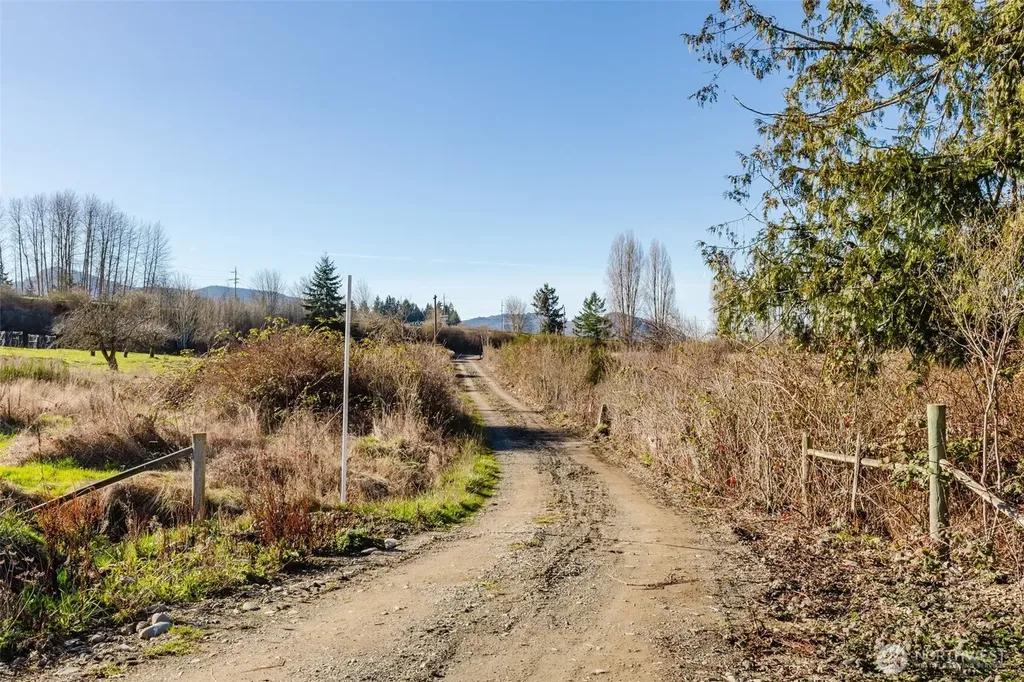 208 Laird Road Port Angeles WA 98363