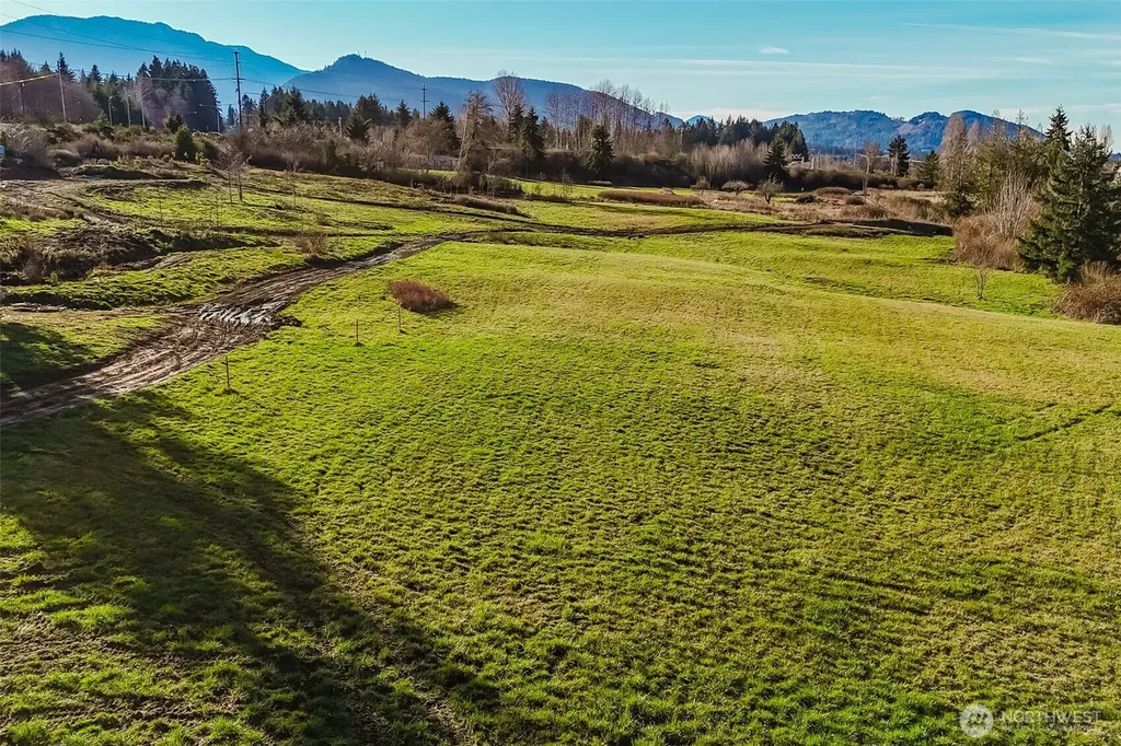 208 Laird Road Port Angeles WA 98363