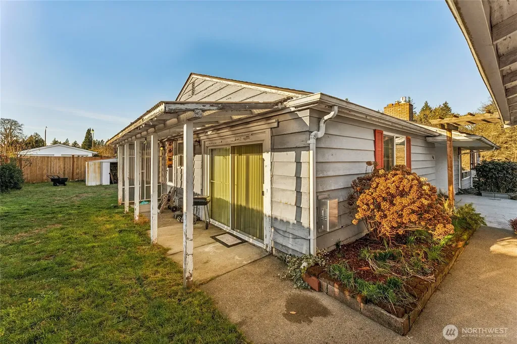 406 Dupont Avenue Dupont WA 98327