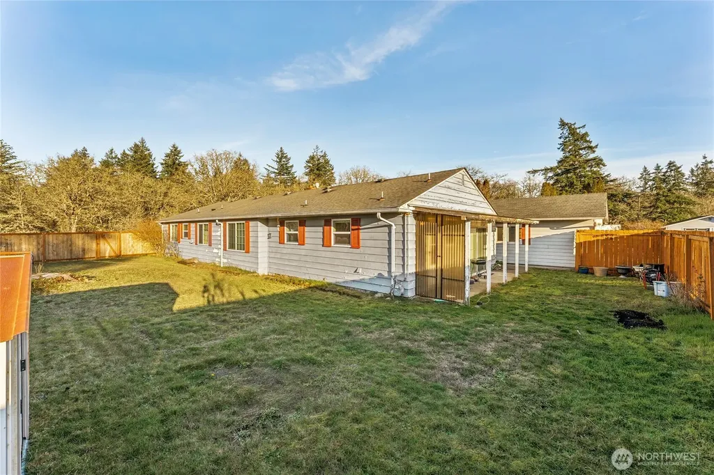406 Dupont Avenue Dupont WA 98327