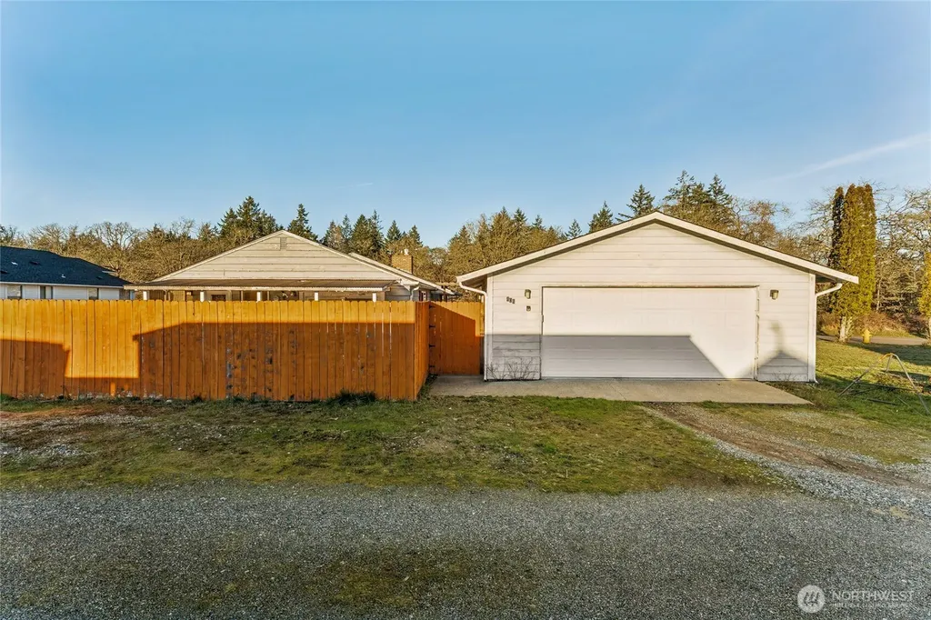 406 Dupont Avenue Dupont WA 98327