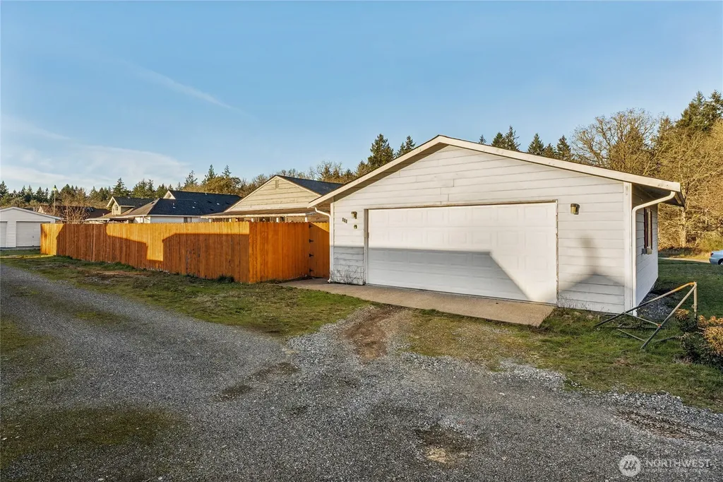 406 Dupont Avenue Dupont WA 98327
