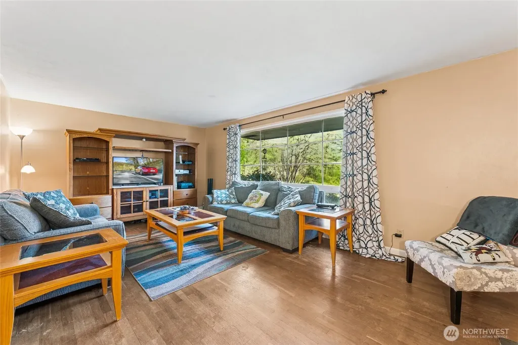 406 Dupont Avenue Dupont WA 98327
