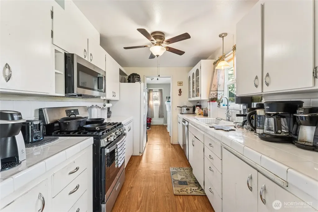 406 Dupont Avenue Dupont WA 98327