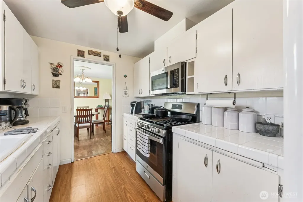 406 Dupont Avenue Dupont WA 98327