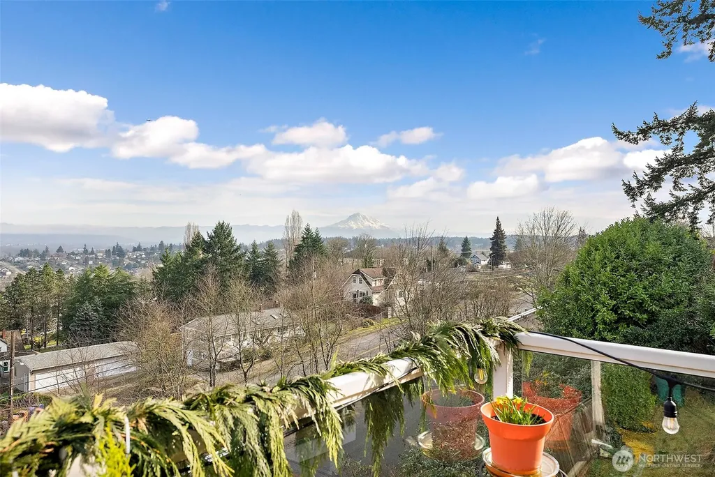 3108 E Valley View Terrace Tacoma WA 98404