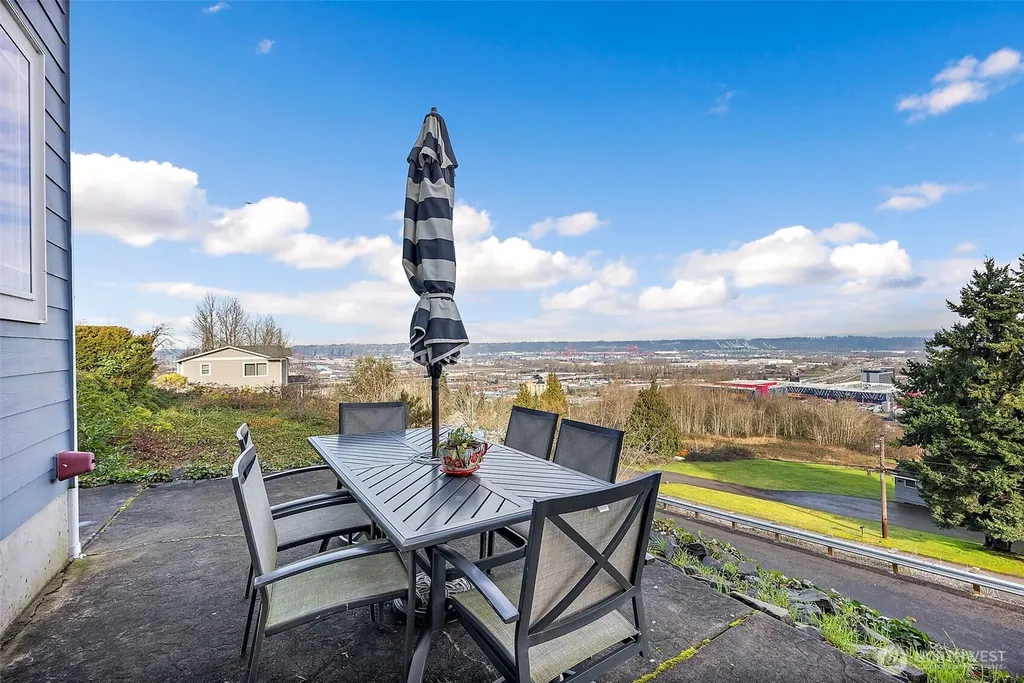 3108 E Valley View Terrace Tacoma WA 98404