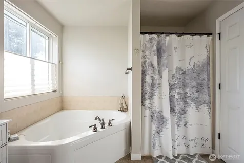 3108 E Valley View Terrace Tacoma WA 98404