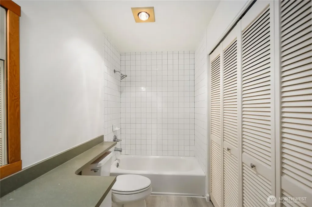 112 22nd Avenue Seattle WA 98122