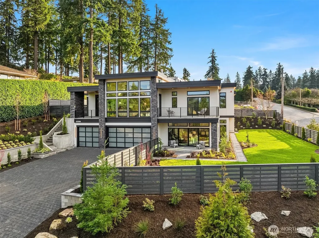 9607 NE 30th Place Clyde Hill WA 98004