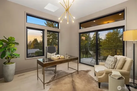9607 NE 30th Place Clyde Hill WA 98004