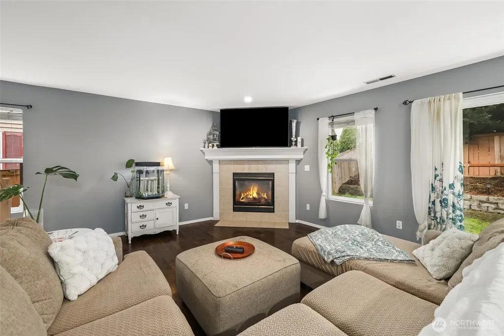 18401 95th Avenue Ct E Puyallup WA 98375
