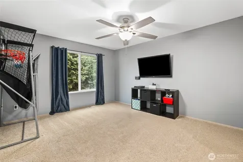 18401 95th Avenue Ct E Puyallup WA 98375