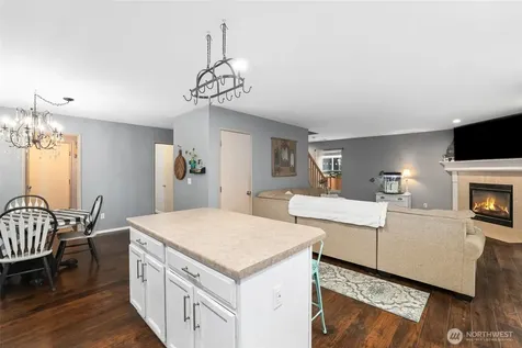 18401 95th Avenue Ct E Puyallup WA 98375