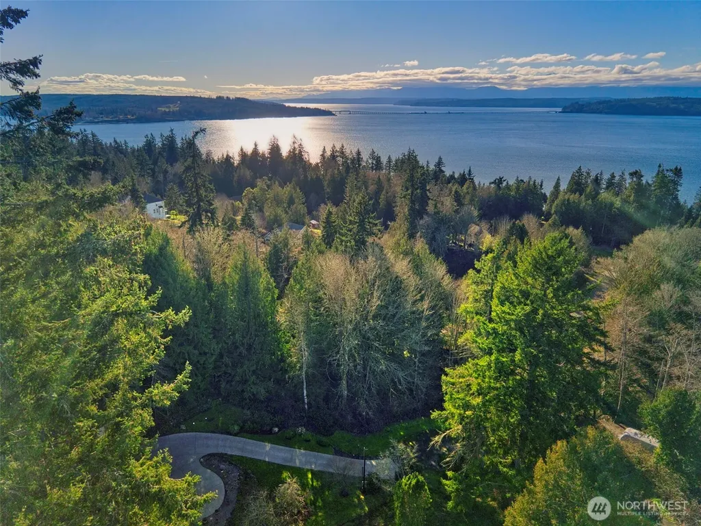 34638 Bridge View Place Kingston WA 98346