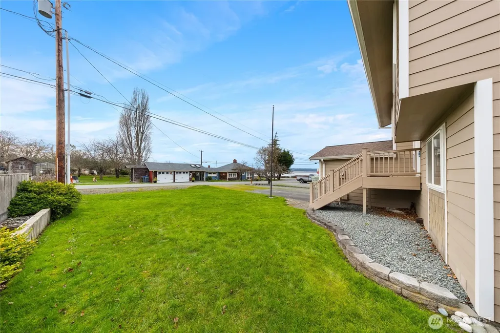 809 NE Perkins Street Coupeville WA 98239