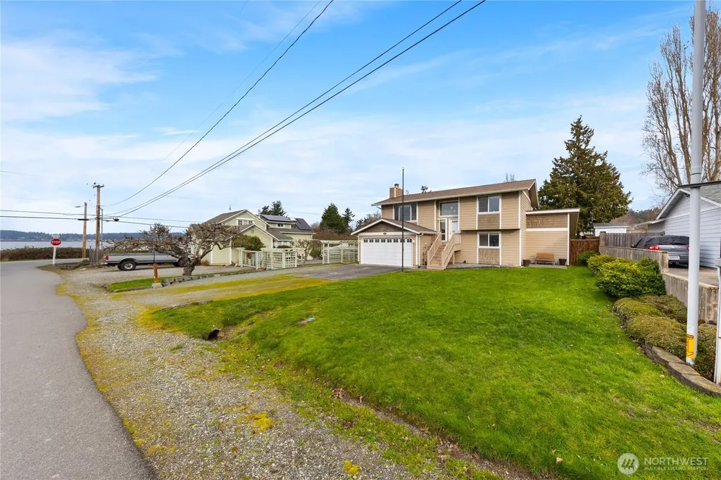 809 NE Perkins Street Coupeville WA 98239