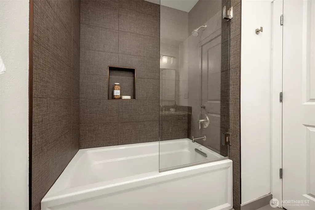 2211 NE Natalie Way Issaquah WA 98029