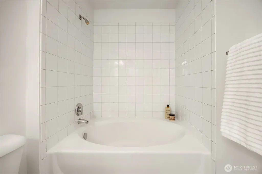 2211 NE Natalie Way Issaquah WA 98029