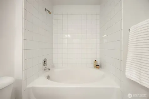 2211 NE Natalie Way Issaquah WA 98029