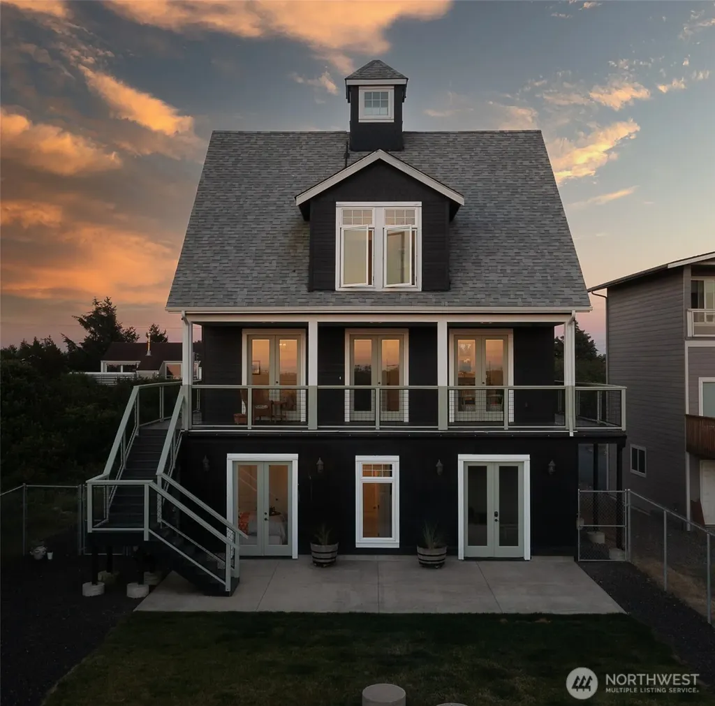 577 Sand Dune Avenue SW Ocean Shores WA 98569