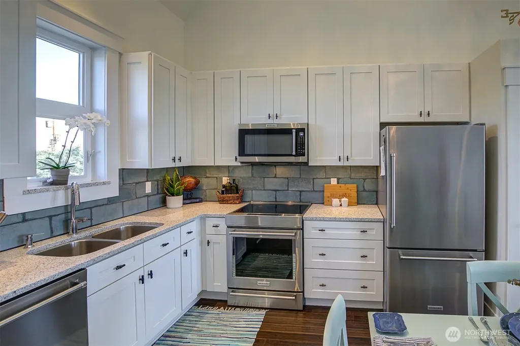 577 Sand Dune Avenue SW Ocean Shores WA 98569