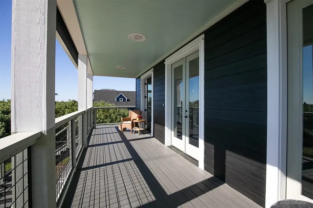 577 Sand Dune Avenue SW Ocean Shores WA 98569