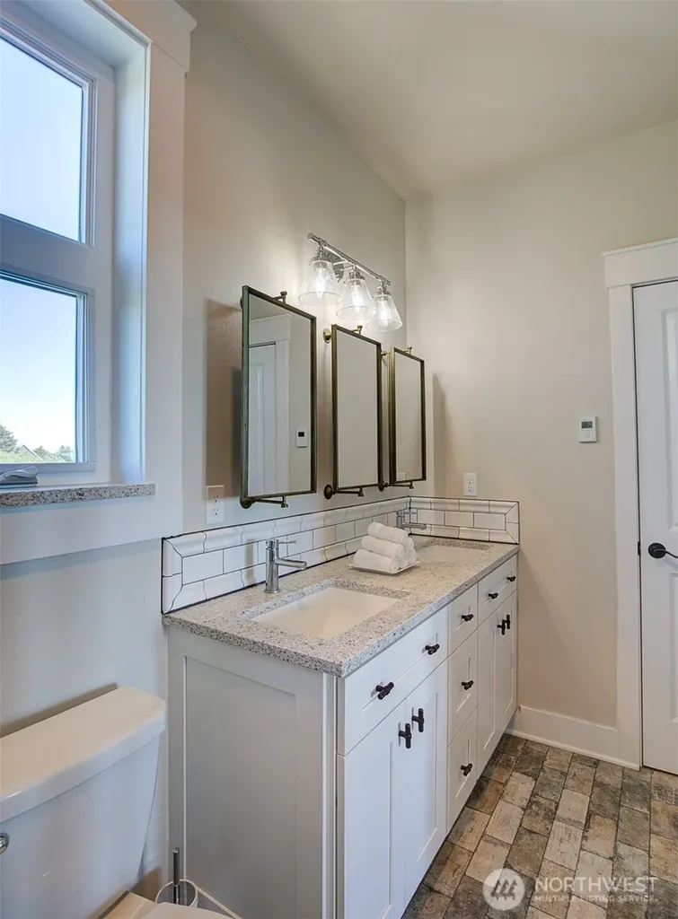577 Sand Dune Avenue SW Ocean Shores WA 98569