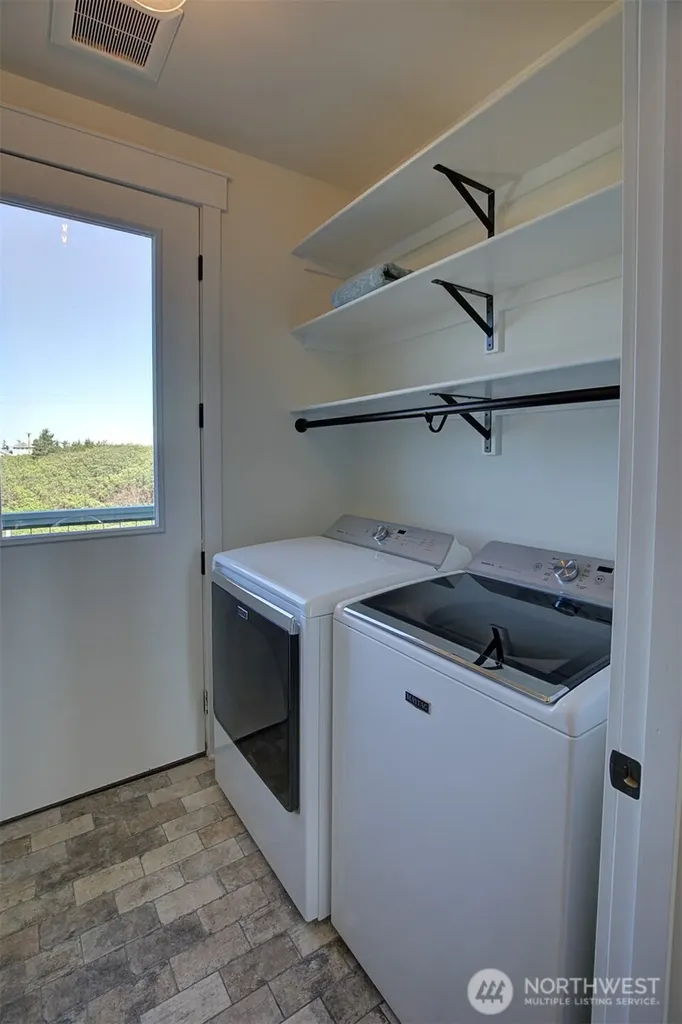 577 Sand Dune Avenue SW Ocean Shores WA 98569