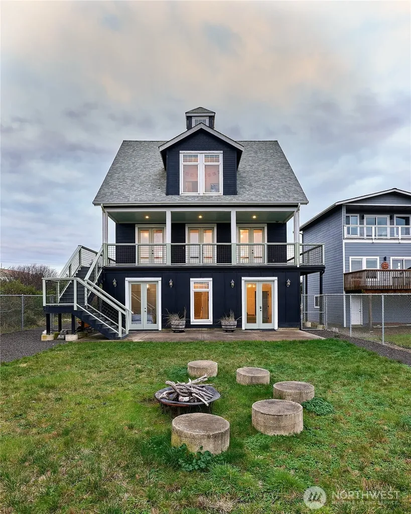 577 Sand Dune Avenue SW Ocean Shores WA 98569
