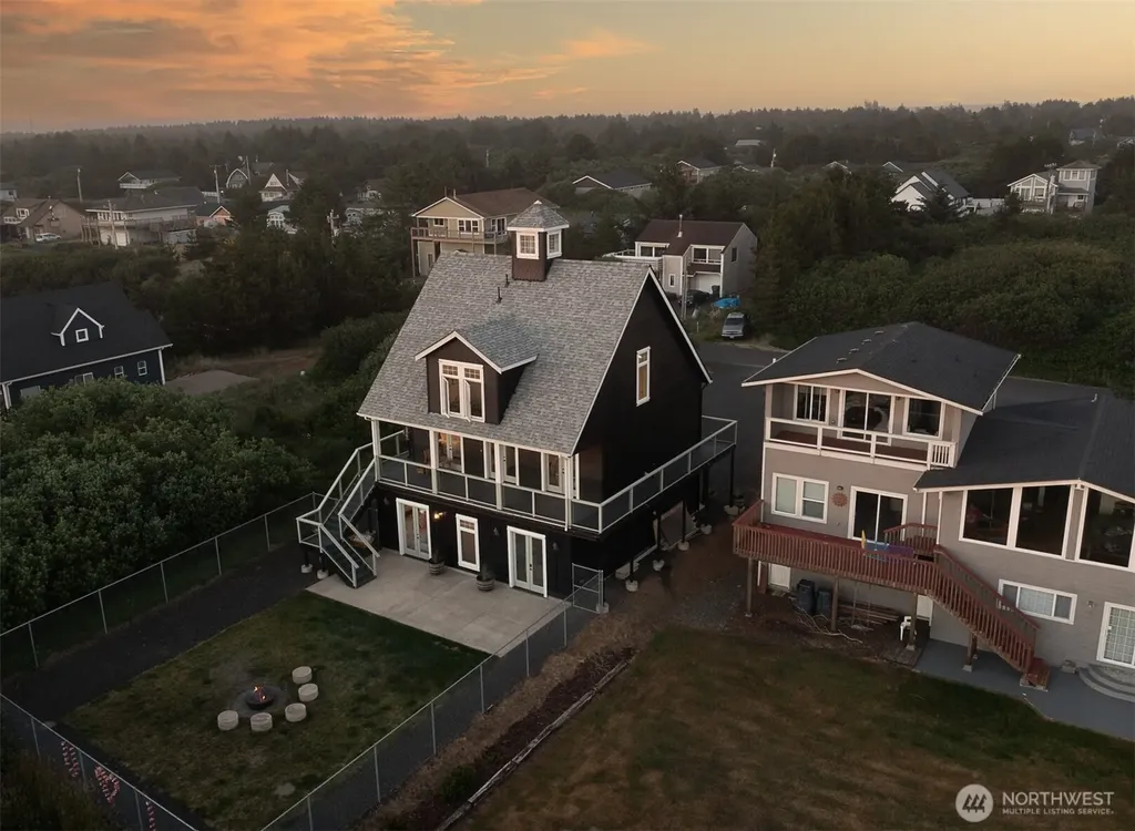 577 Sand Dune Avenue SW Ocean Shores WA 98569