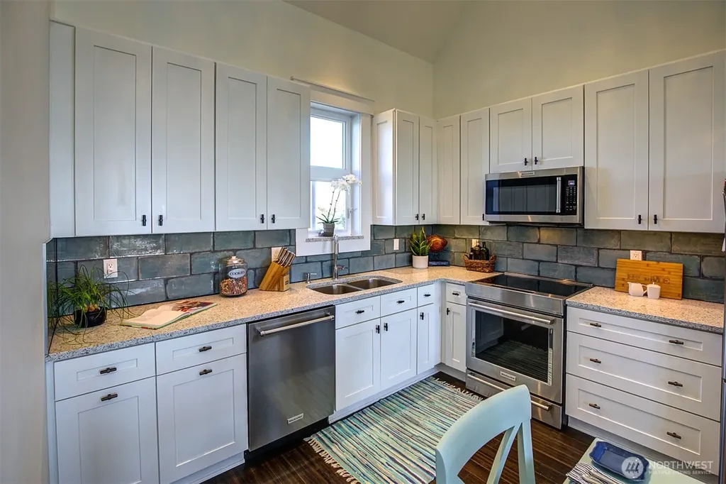 577 Sand Dune Avenue SW Ocean Shores WA 98569