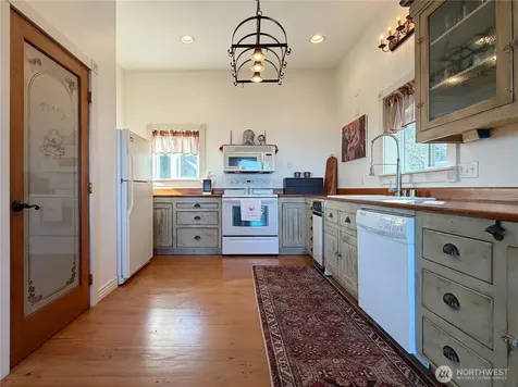 27 M Cascade Drive Hat Island WA 98206