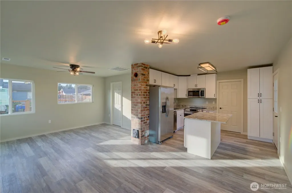 1365 Dolan Street Raymond WA 98577