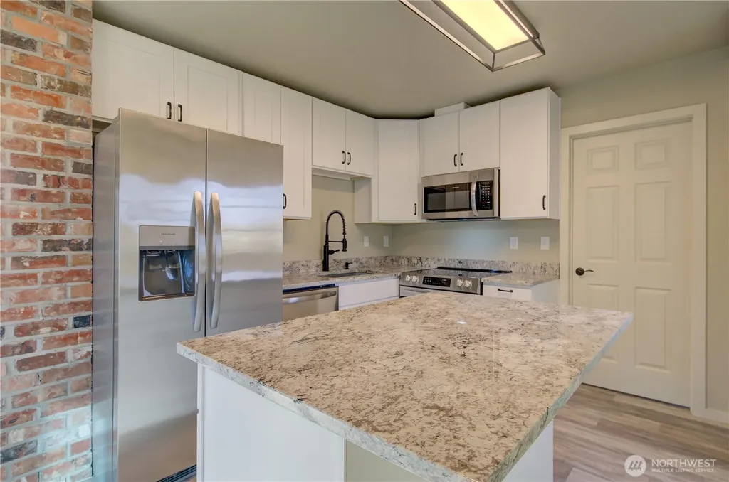 1365 Dolan Street Raymond WA 98577