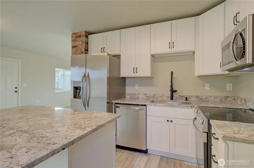 1365 Dolan Street Raymond WA 98577