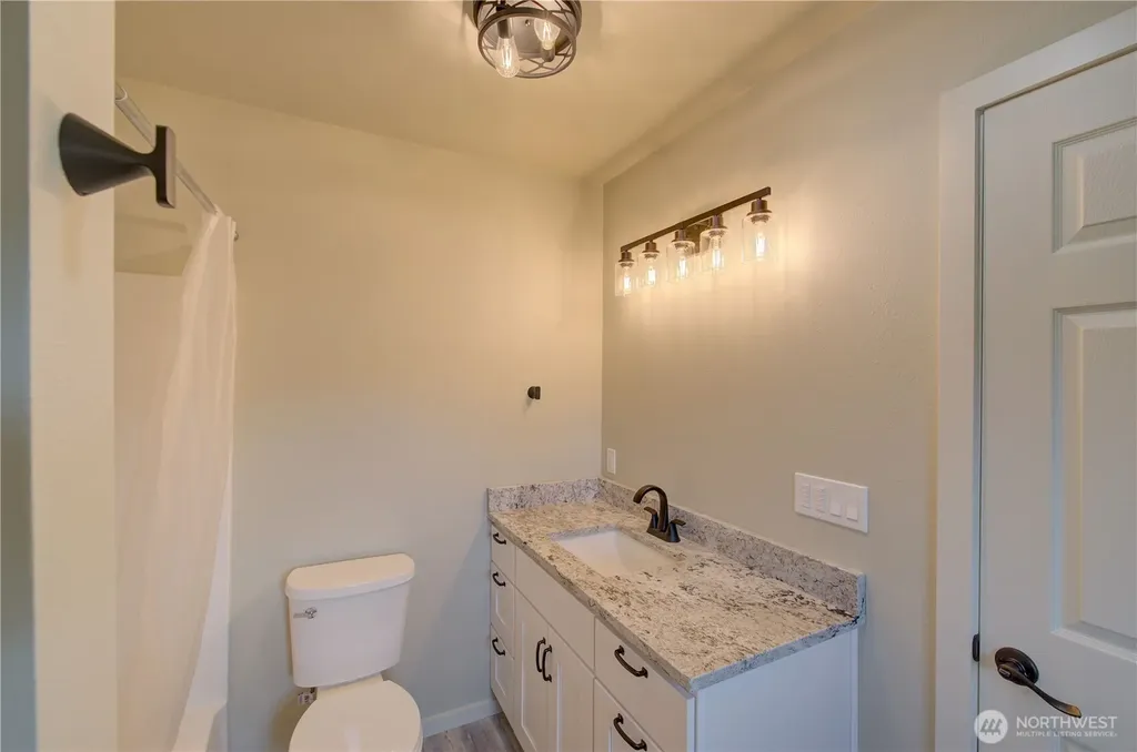 1365 Dolan Street Raymond WA 98577
