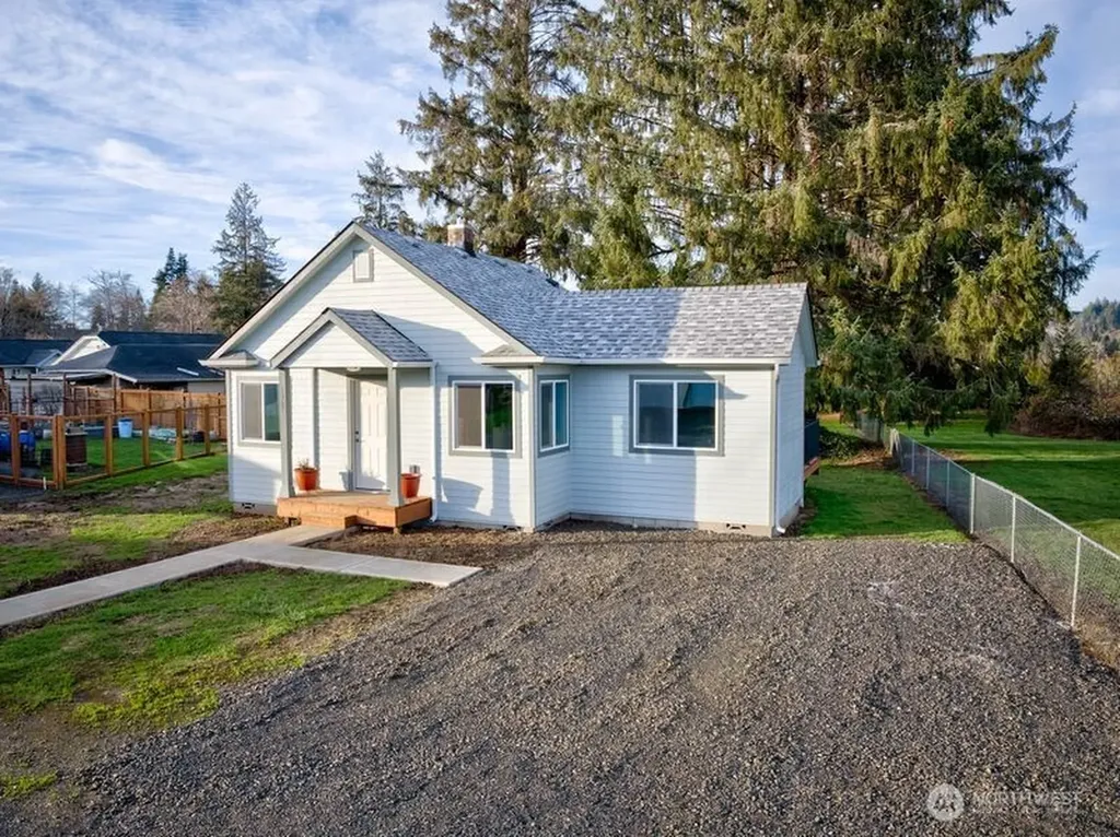 1365 Dolan Street Raymond WA 98577
