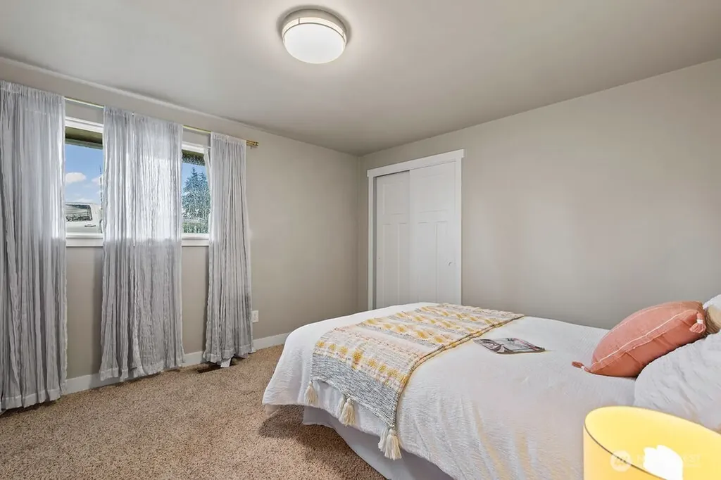 18331 38th Avenue S Seatac WA 98188