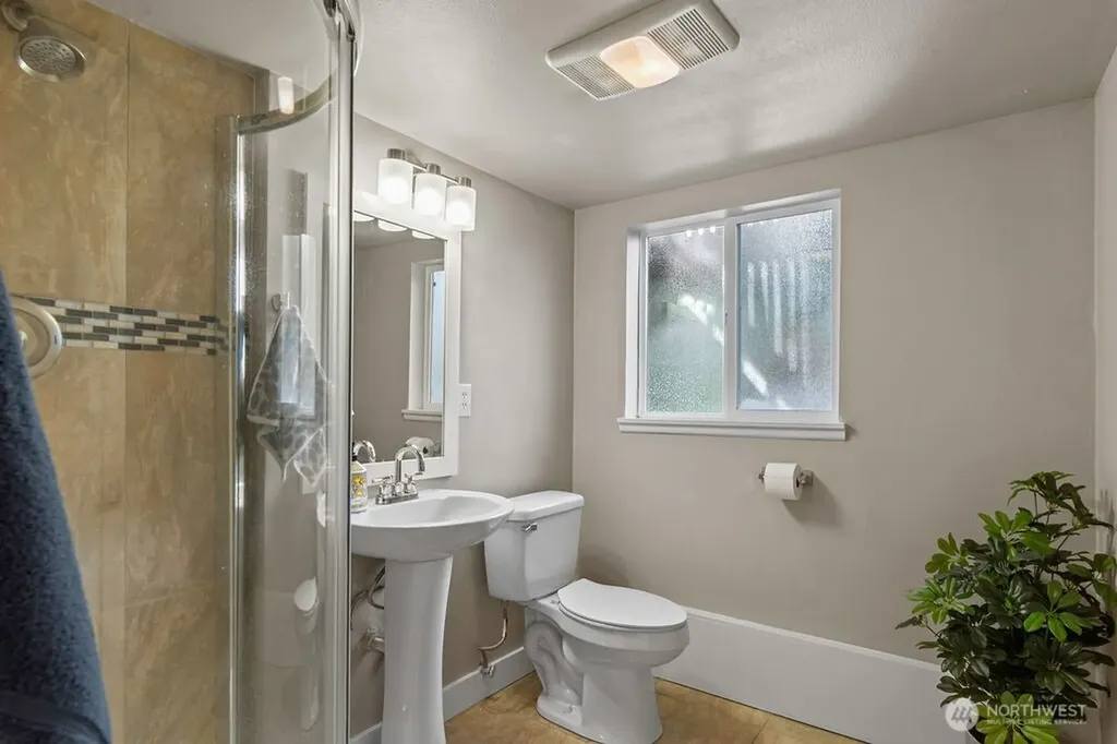 18331 38th Avenue S Seatac WA 98188