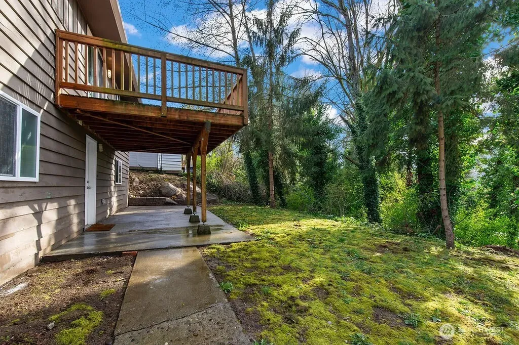 18331 38th Avenue S Seatac WA 98188
