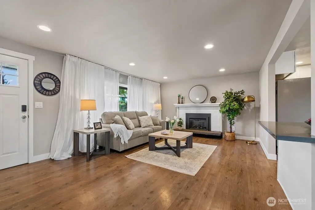 18331 38th Avenue S Seatac WA 98188