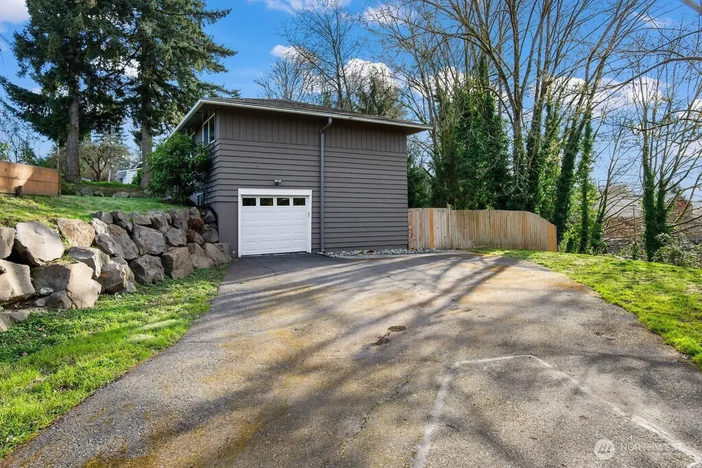 18331 38th Avenue S Seatac WA 98188