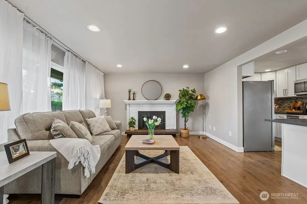 18331 38th Avenue S Seatac WA 98188