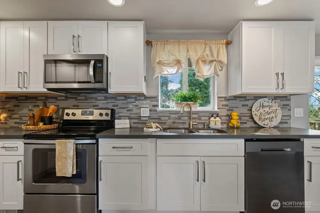 18331 38th Avenue S Seatac WA 98188