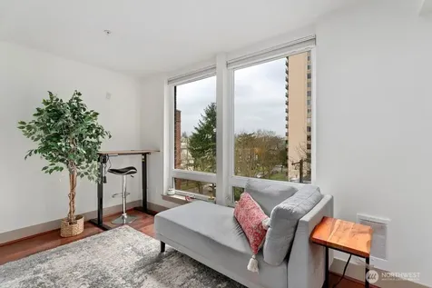 4547 8th Avenue NE Seattle WA 98105